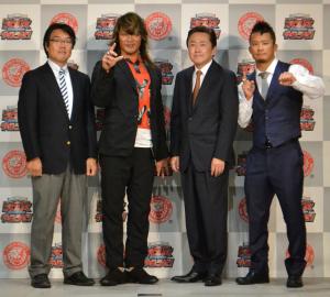 ゲームの出来に満足げな棚橋(左から2人目)とKUSHIDA(4人目)