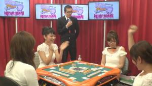 勝利して喜ぶチームO