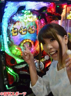 16ラウンド大当たりにめるもも興奮(撮影・ 小松正明)
