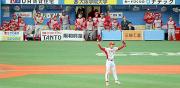 吉浦が遊ゴロに倒れJR九州の浜野が喜ぶ姿に、動けない日産自動車ベンチ