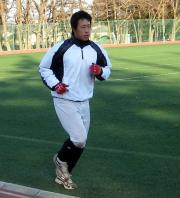始動したドラフト上位候補の立正大・南(撮影・斎藤直樹)