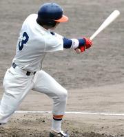 東北福祉大の3番佐藤勇はリーグ4人目になるサイクル安打を達成する