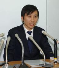 パウエルの契約問題について説明する田代祐誠弁護士（撮影・菊川光一）