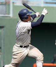 1回表神村学園2死二塁、鶴田は左越えに先制適時打を放つ