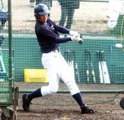 3回戦へ向け打撃練習する伊藤