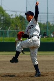 ７回から公式戦初登板した清原