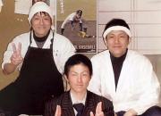 甲子園出場を目指す大場甲哉(中央)と長男信哉さん(右)次男義範さん