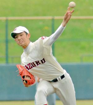 公式戦初完投勝利を挙げた水沢・佐々木大