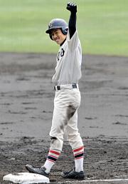 投打に活躍した東洋大姫路の佐藤投手(共同)