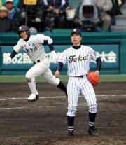 ８回裏自由ケ丘２死満塁、外野に３点適時三塁打を浴びる一二三