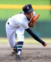 春夏連覇を目指して夏の初戦で先発した沖縄尚学のエース東浜