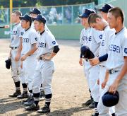 準優勝に終わり、ぼう然とする愛知啓成ナイン(撮影・清水貴仁)