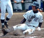常葉学園菊川1回表1死二塁、二塁走者の伊藤が先制のホームイン