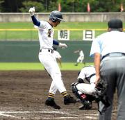 聖光学院は1死満塁から関根の右前打でエース仲田がサヨナラのホームイン