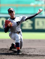 盛岡大付戦に先発し勝利投手となった駒大岩見沢の板木(撮影・加藤哉)