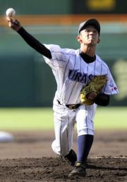 先発し力投する浦添商・伊波（共同）