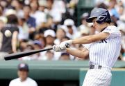 常葉学園菊川2死満塁、前田が左越えに満塁本塁打を放つ