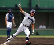 高校通算６９号となる逆転３点本塁打を放ち、ベースを回る筒香