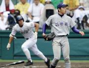 4回裏中京大中京2死満塁、河合に3点三塁打を浴びた菊池雄(共同)