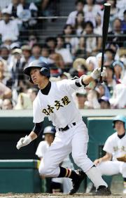 【日本文理-中京大中京】3回、高橋隼が同点ソロを放つ(共同)