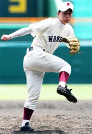 倉敷商に３安打完封勝ちした早実・鈴木健介投手（撮影・田崎高広）