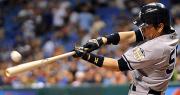 ９回表ヤンキース１死、右越えに同点の本塁打を放つ松井（撮影・菅敏）