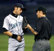 イチロー「誤審」に泣く、抗議の監督退場