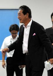 甲子園球場に入る星野SD(撮影・河南真一)
