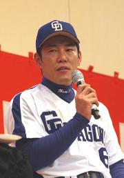 常滑競艇でトークショーを行った井端(撮影・桝井聡)