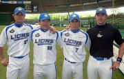 オールスターに選出された細川、中村、片岡、Ｇ・Ｇ・佐藤（左から）
