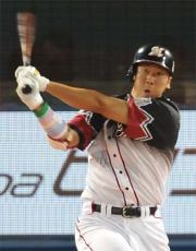 3回全パ無死、大松は右越え本塁打を放つ