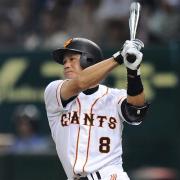 5回裏1死、左越えソロ本塁打を放つ谷(撮影・下田雄一)