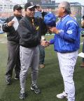 岡田監督辞任、13差Ｖ逸の責任受け止め - 野球ニュース