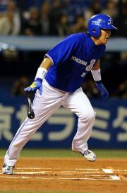 １２日ヤクルトとの最終戦、代打で一ゴロに倒れる鈴木尚