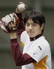WBCで使われるボールでの練習した楽天岩隈