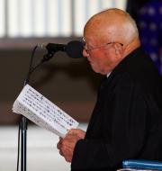 弔辞を読み上げる川上哲治氏(撮影・中島郁夫)