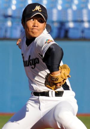 京都学園大対三重中京大 力投する三重中京大先発の則本(撮影・河野匠)