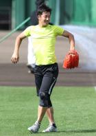 休日返上で練習を行う日本ハム斎藤(撮影・野上伸悟)
