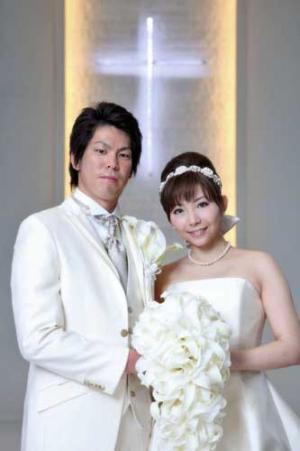 広島市内のホテルで結婚披露宴を行った広島前田健と早穂夫人