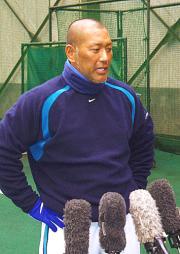 桑田の現役引退について語るオリックス清原（共同）