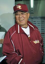 7連勝で爆笑会見を開いた野村監督(撮影・柴田隆二)