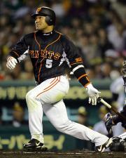 【阪神-巨人】6回、ラミレスは逆転適時二塁打を放つ(撮影・宇治久裕)