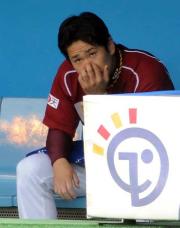 【ロッテ-楽天】5失点で降板した田中(撮影・柴田隆二)