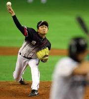 【日本ハム-ロッテ】力投するロッテ先発の唐川(撮影・たえ見朱実)