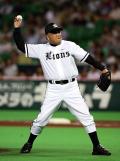 【ソフトＢ】西鉄黄金期メンバーが始球式