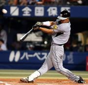 【横浜-阪神】6回、庄田は2本目の左安を放つ(撮影・宮崎幸一)
