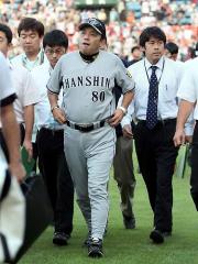 【広島-阪神】厳しい表情の岡田監督(撮影・宮崎幸一)