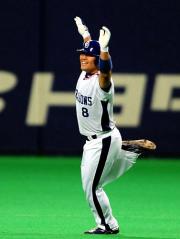 【中日-横浜】平田良介がサヨナラ本塁打を放つ(撮影・桜井希望)