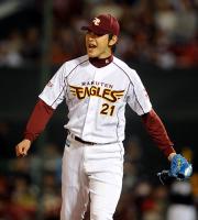 【楽天－ソフトバンク】マウンド上で叫ぶ岩隈（撮影・柴田隆二）