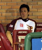 【楽天－阪神】逆転を許した田中はベンチに戻り渋い顔（撮影・宮崎幸一）